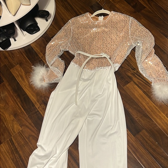 A beautiful cream colored nylon stretch, jumpsuit with sequence and nude - Picture 1 of 5